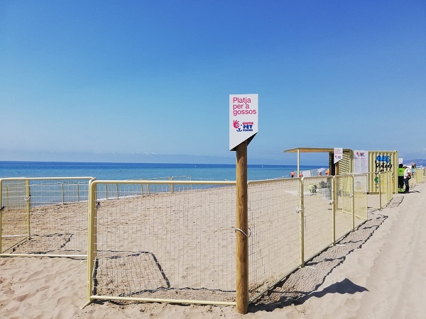 Demà dimecres obre la platja per a gossos de Gavà